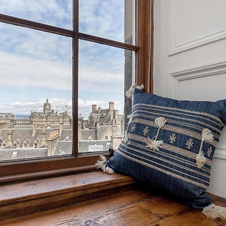 Stunning Panoramic Views: Heart Of The Royal Mile Lägenhet Edinburg Exteriör bild