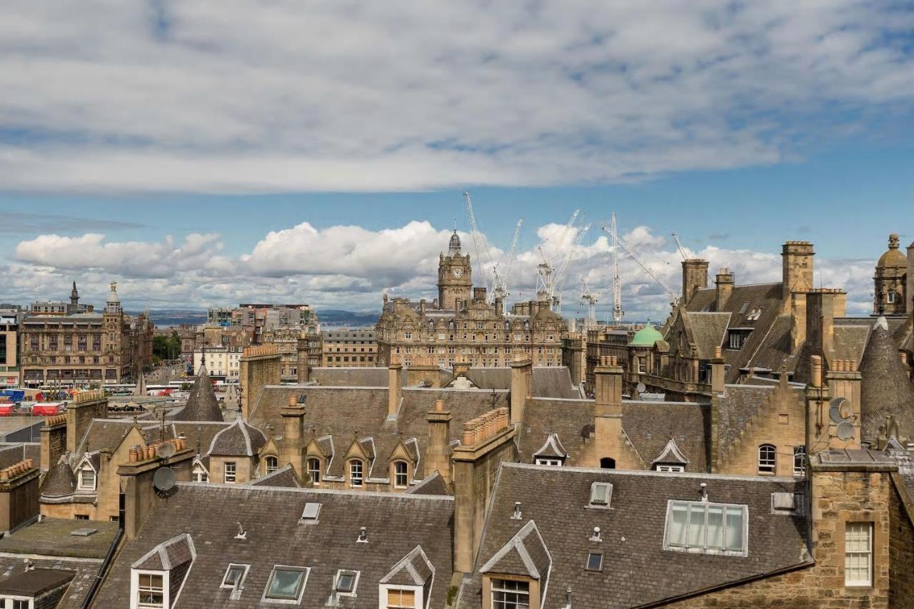 Stunning Panoramic Views: Heart Of The Royal Mile Lägenhet Edinburg Exteriör bild